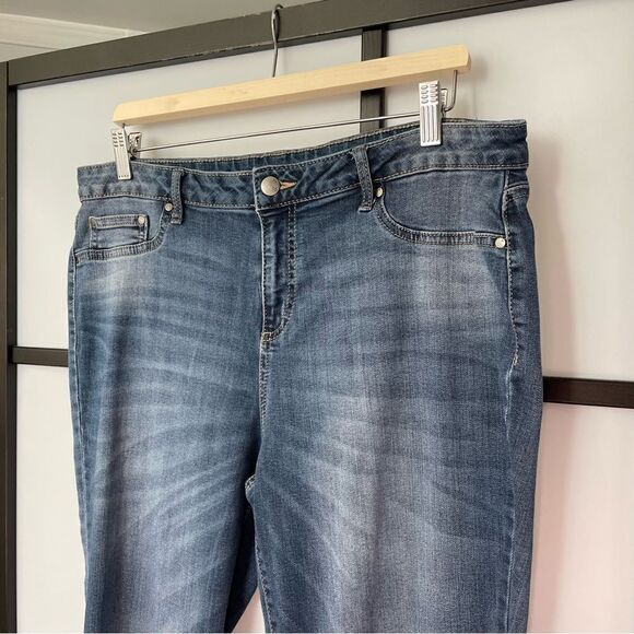 [14] Faded Glory Straight Leg Mid Rise Medium Wash Denim Jean Women’s - Picture 4 of 14